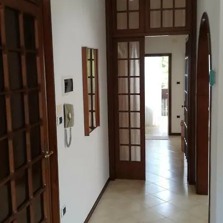 La Casa Di Clara Ombrellone Con 2 Lettini Al Lido San Giuliano Gratis E Parcheggio Privato Gratis Apartment *