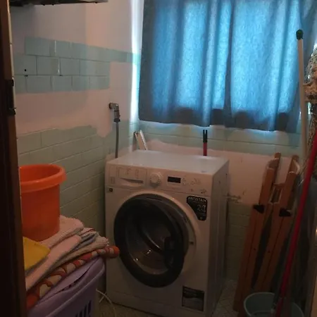 Daire La Casa Di Clara Ombrellone Con 2 Lettini Al Lido San Giuliano Gratis E Parcheggio Privato Gratis