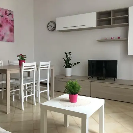 La Casa Di Clara Ombrellone Con 2 Lettini Al Lido San Giuliano Gratis E Parcheggio Privato Gratis * Римини
